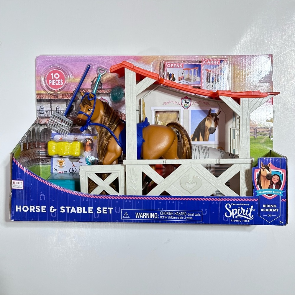 Spirit Riding Stable and Horse Accessory Set NEW - Picture 2 of 5